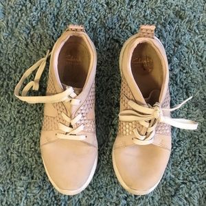 BLUSH PINK TENNIS SHOES CLARKS
